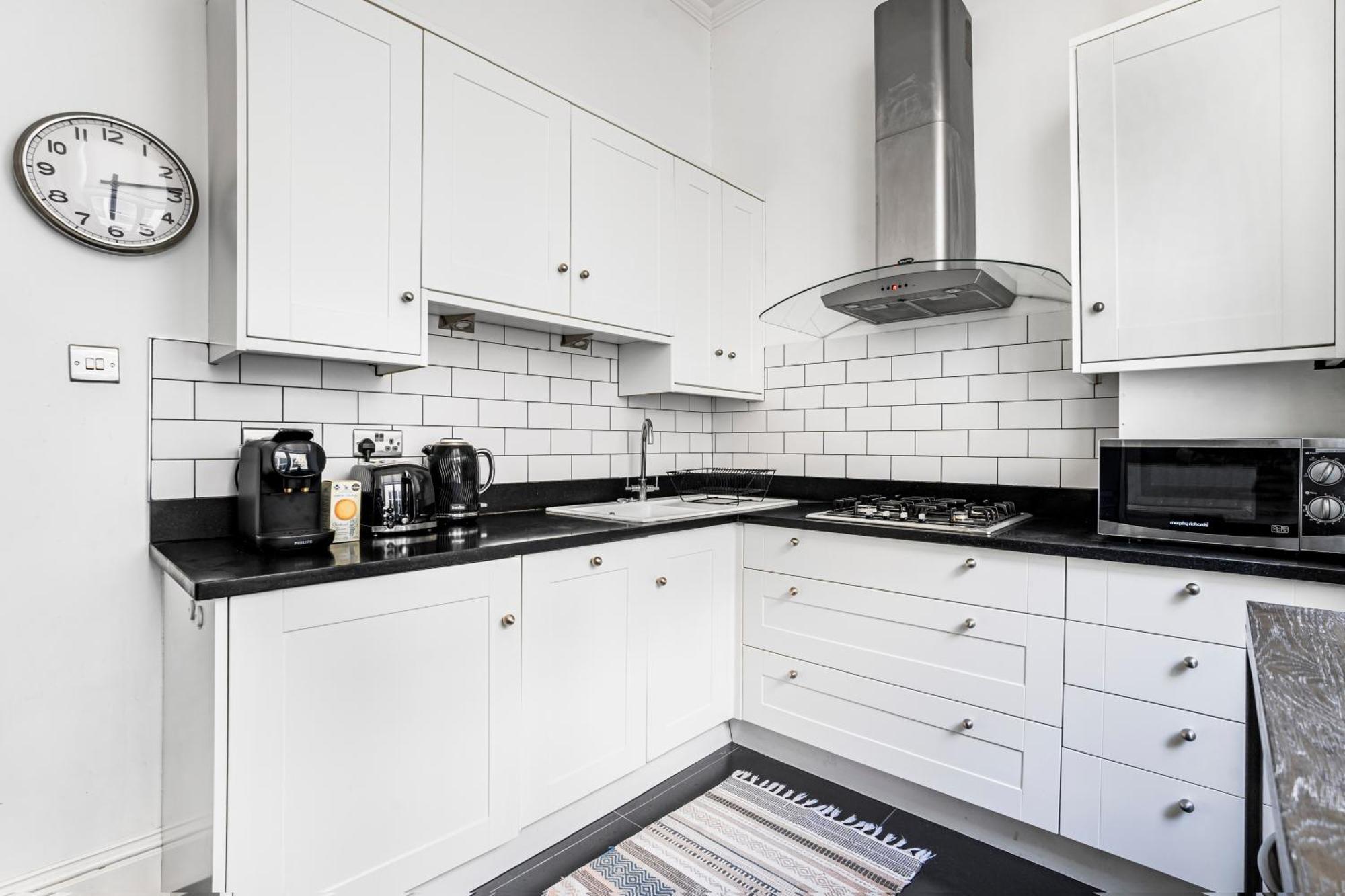 Classy High Ceilings 2 Bdr Next To Hyde Park Londra