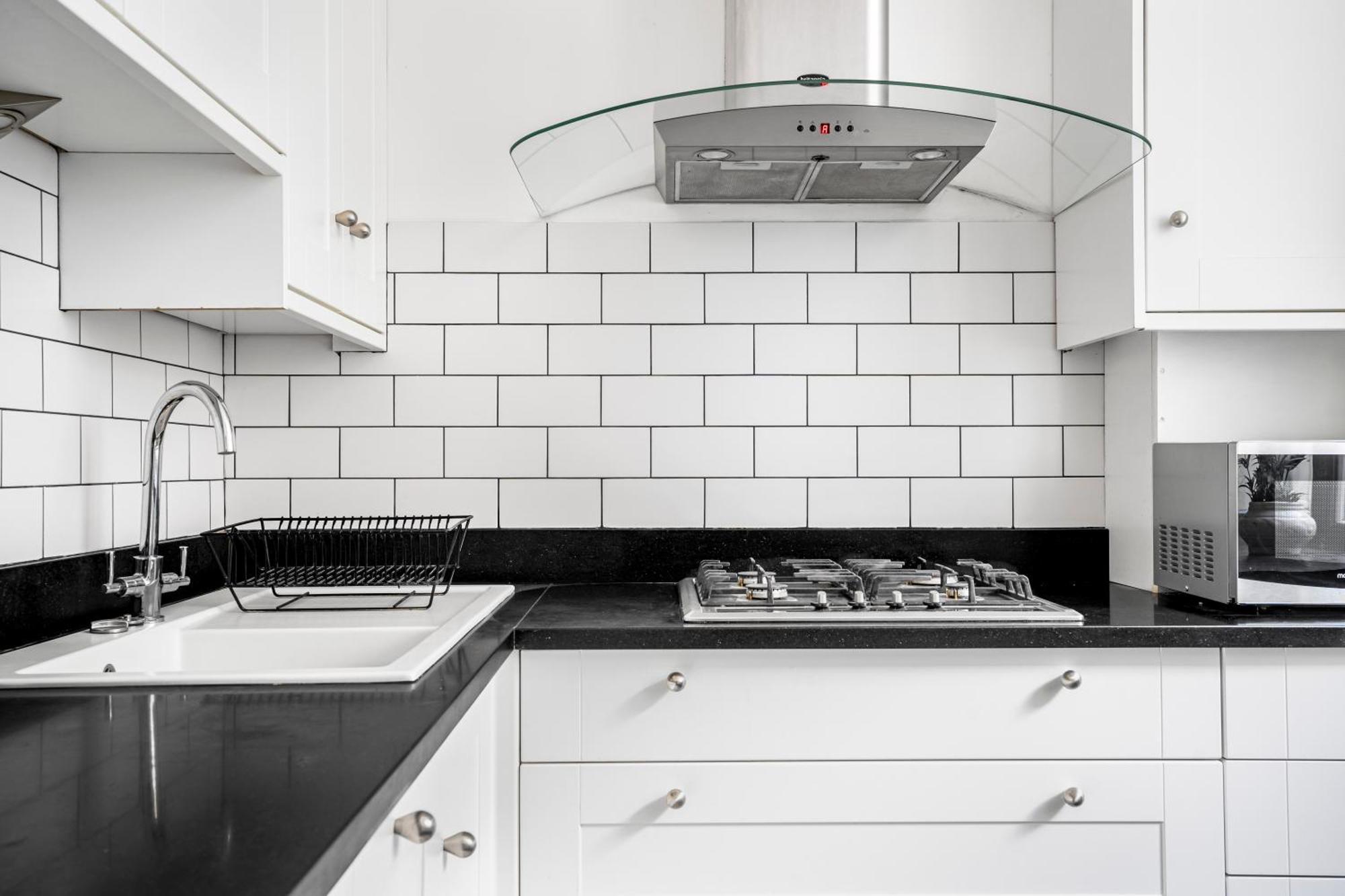 Classy High Ceilings 2 Bdr Next To Hyde Park Appartamento